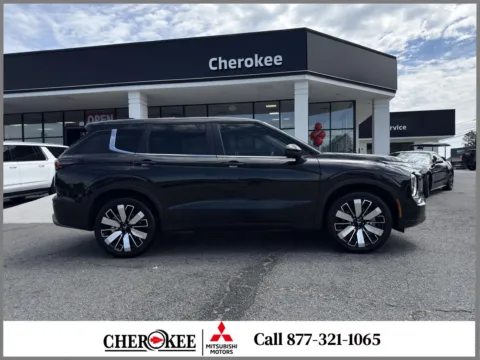 Photos of 2026 Mitsubishi Outlander SE for sale in Canton, GA at Cherokee Mitsubishi