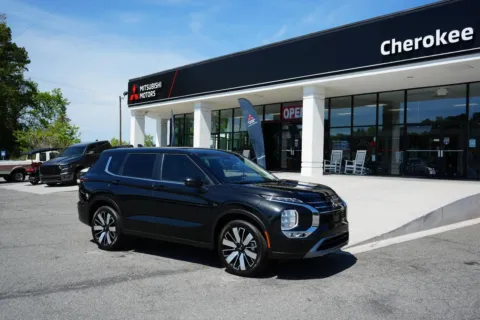 More photos of 2026 Mitsubishi Outlander SE at Cherokee Mitsubishi, GA