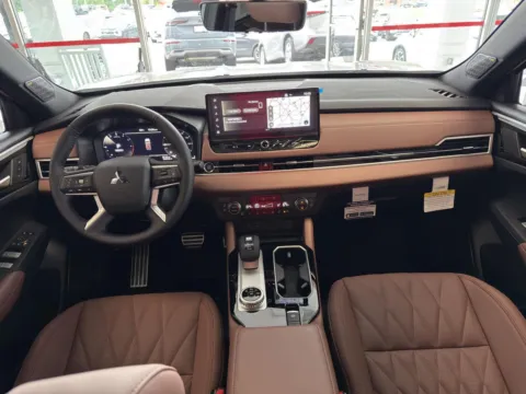 More photos of 2026 Mitsubishi Outlander SEL at Cherokee Mitsubishi, GA