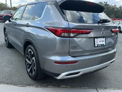 More photos of 2022 Mitsubishi Outlander SE at Cherokee Mitsubishi, GA