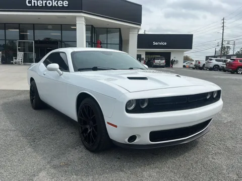 White 2019 Dodge Challenger SXT for sale in Canton, GA