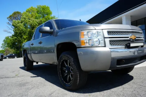 More photos of 2007 Chevrolet Silverado 1500 LT w/1LT at Cherokee Mitsubishi, GA