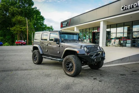 Gray 2017 Jeep Wrangler Unlimited Sahara for sale in Canton, GA
