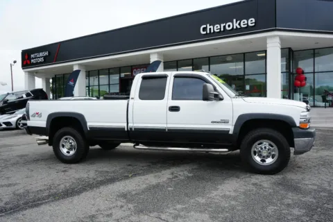 More photos of 2001 Chevrolet Silverado 2500HD EXT CAB 157.5 WB 4WD at Cherokee Mitsubishi, GA