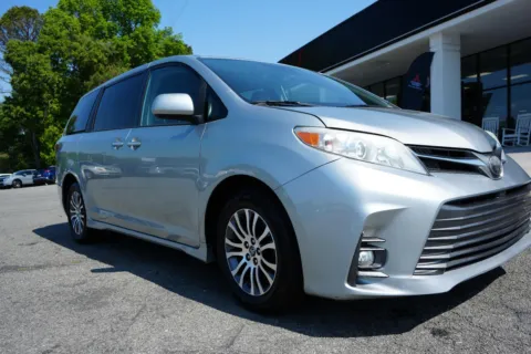 More photos of 2020 Toyota Sienna XLE at Cherokee Mitsubishi, GA