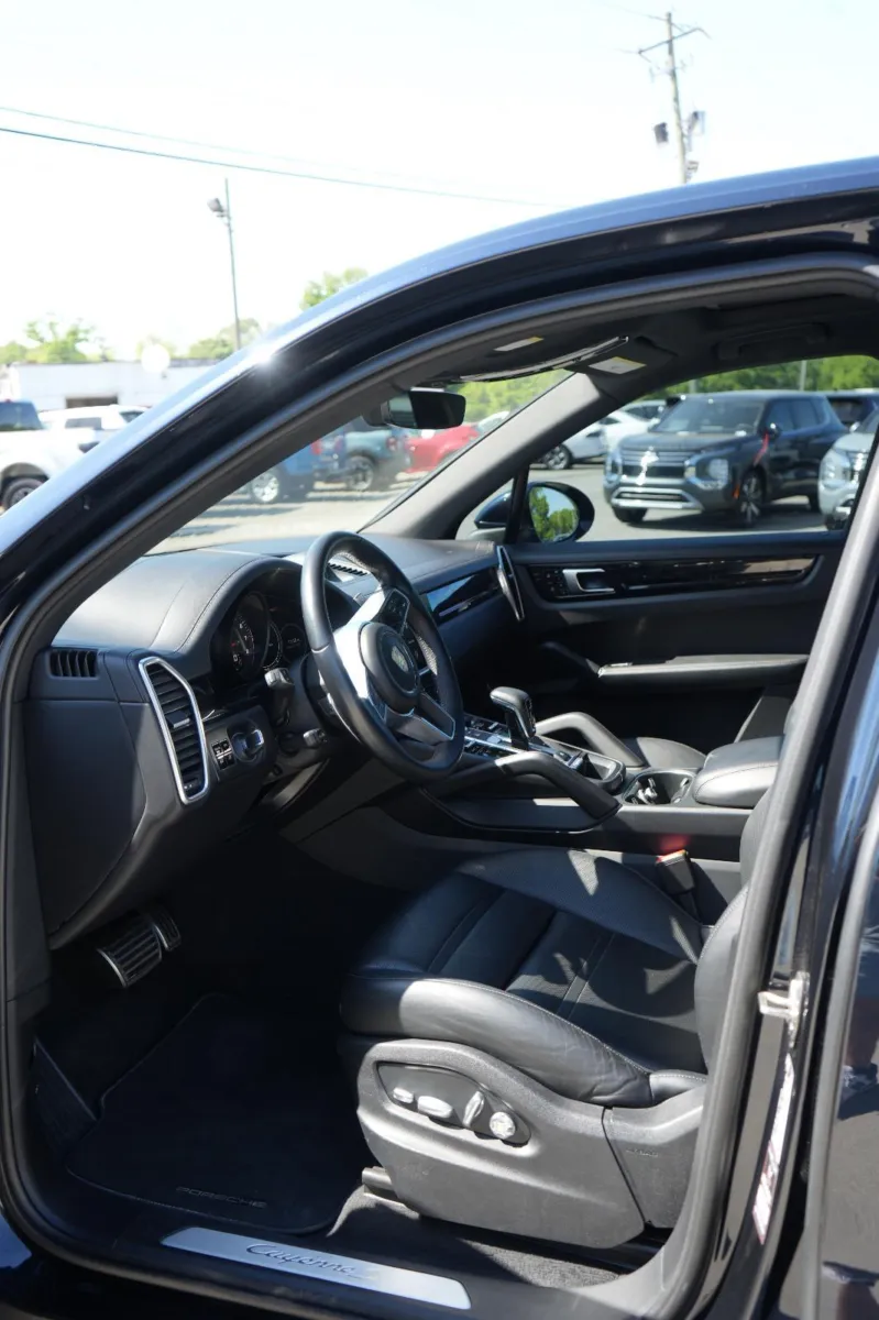 2021 Porsche Cayenne S - Photo 41