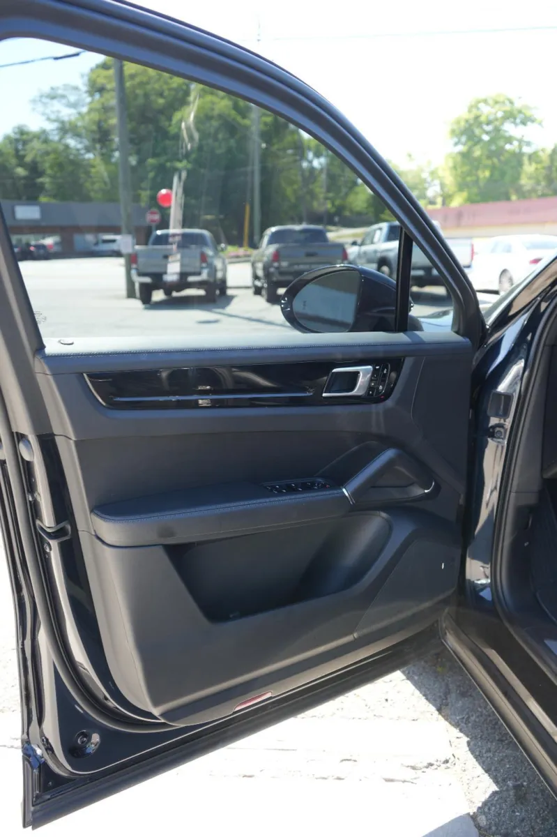 2021 Porsche Cayenne S - Photo 43