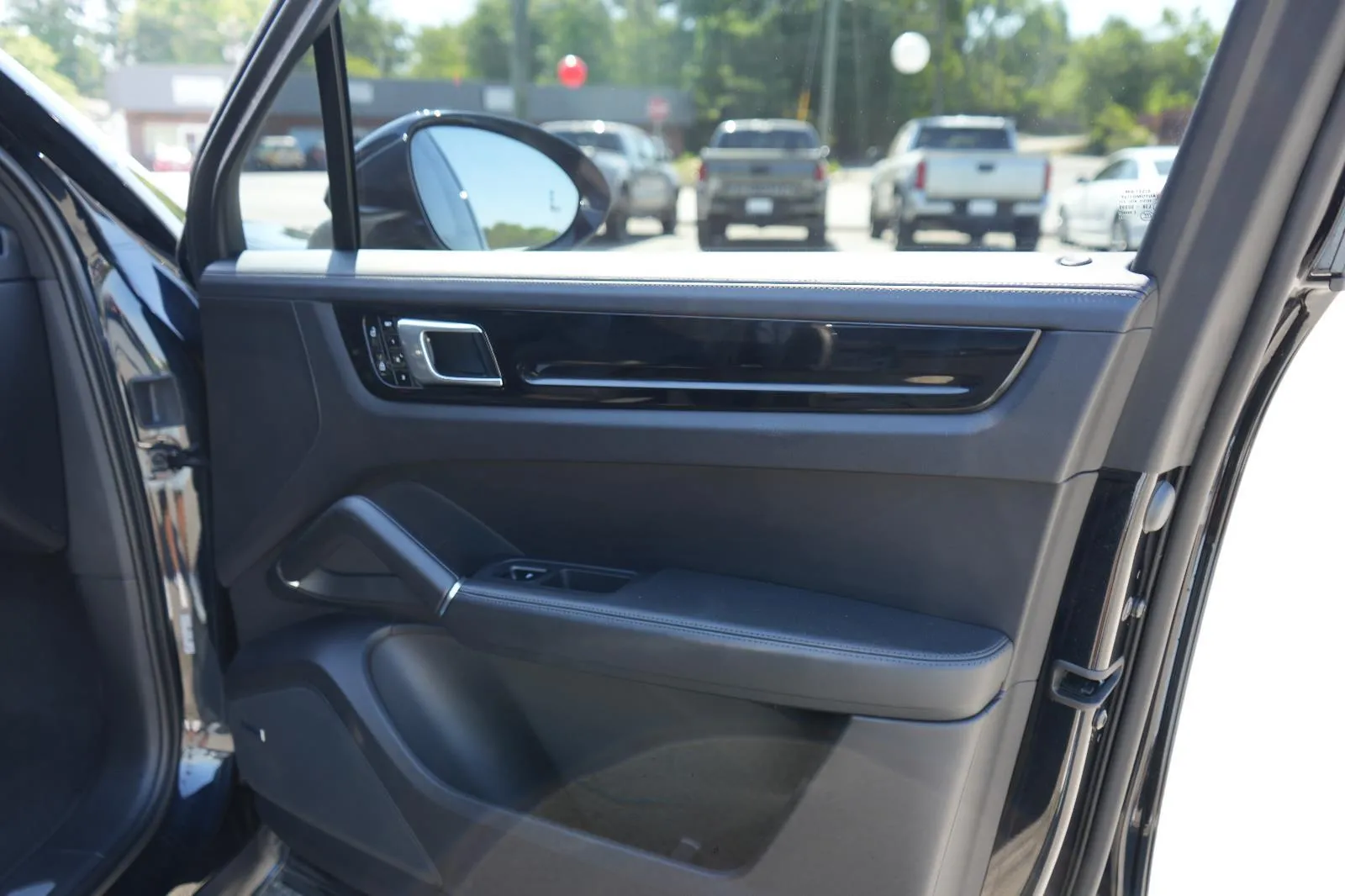 2021 Porsche Cayenne S - Photo 101