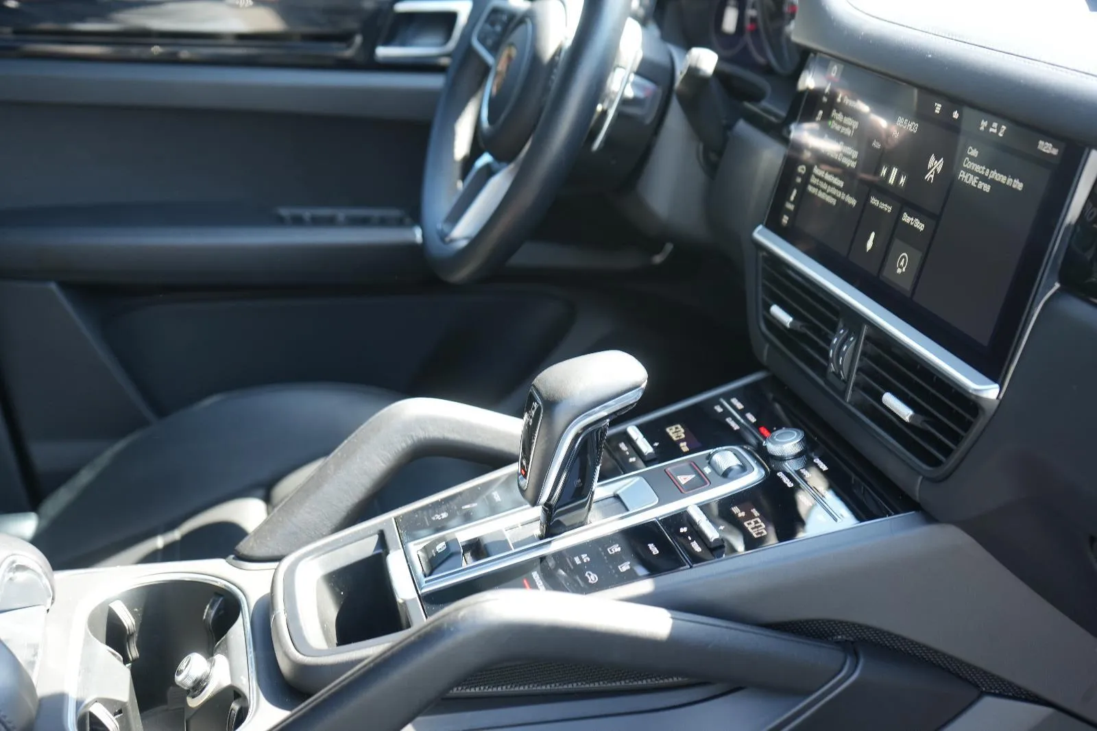 2021 Porsche Cayenne S - Photo 103