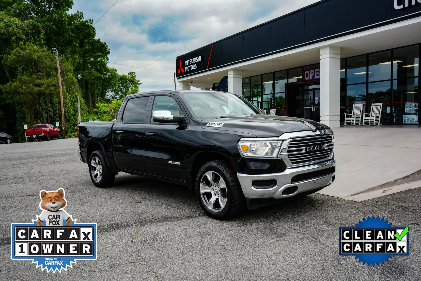 2024 RAM 1500 Laramie Crew Cab 5'7's photo