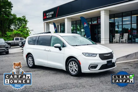 White 2023 Chrysler Pacifica Touring L for sale in Canton, GA