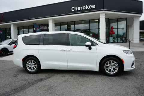 More photos of 2023 Chrysler Pacifica Touring L at Cherokee Mitsubishi, GA