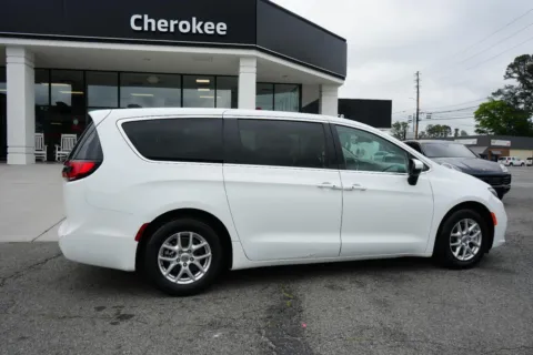 More photos of 2023 Chrysler Pacifica Touring L at Cherokee Mitsubishi, GA