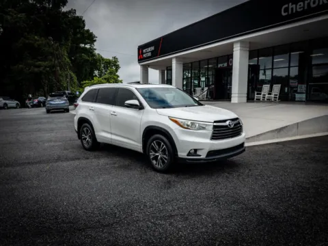 White 2016 TOYOTA HIGHLANDER XLE for sale in Canton, GA