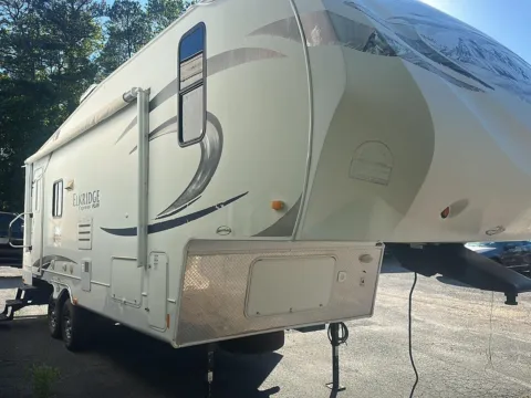 More photos of 2013 HEARTLAND RV ELKRIDGE EXPRES at Cherokee Mitsubishi, GA