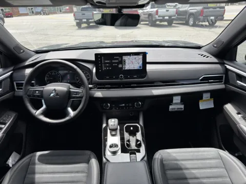More photos of 2026 Mitsubishi Outlander LE at Cherokee Mitsubishi, GA