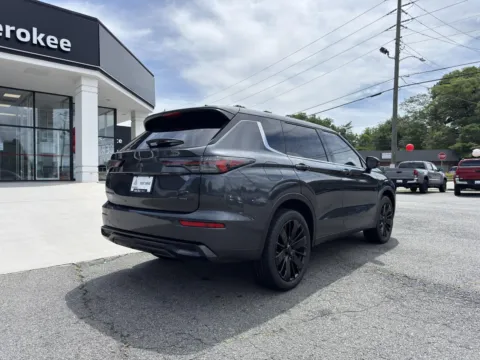 More photos of 2026 Mitsubishi Outlander LE at Cherokee Mitsubishi, GA