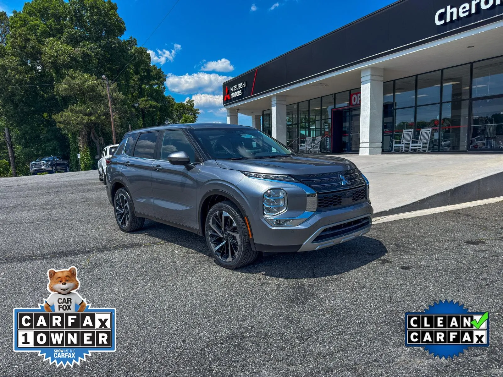 2024 Mitsubishi Outlander SE 2WD's photo