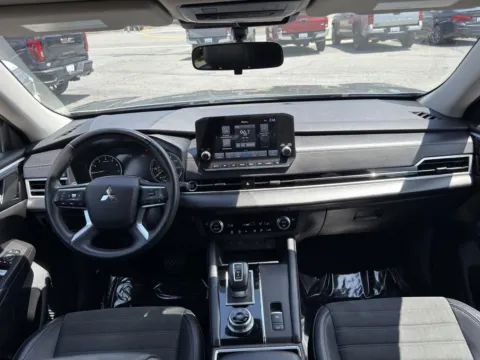 More photos of 2024 MITSUBISHI OUTLANDER SE FWD at Cherokee Mitsubishi, GA
