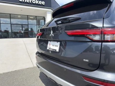 More photos of 2024 MITSUBISHI OUTLANDER SE FWD at Cherokee Mitsubishi, GA