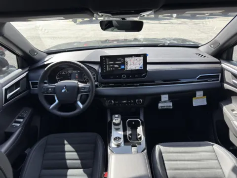 More photos of 2026 Mitsubishi Outlander LE at Cherokee Mitsubishi, GA
