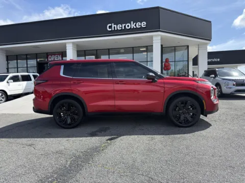 More photos of 2026 Mitsubishi Outlander LE at Cherokee Mitsubishi, GA