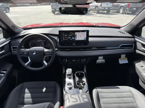More photos of 2026 Mitsubishi Outlander LE at Cherokee Mitsubishi, GA
