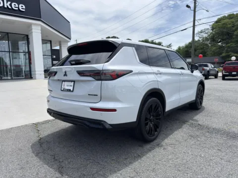 More photos of 2026 Mitsubishi Outlander LE at Cherokee Mitsubishi, GA