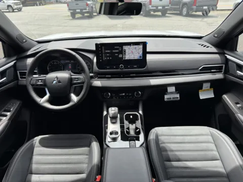 More photos of 2026 Mitsubishi Outlander LE at Cherokee Mitsubishi, GA