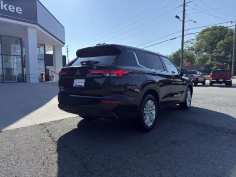 More photos of 2024 Mitsubishi Outlander ES at Cherokee Mitsubishi, GA