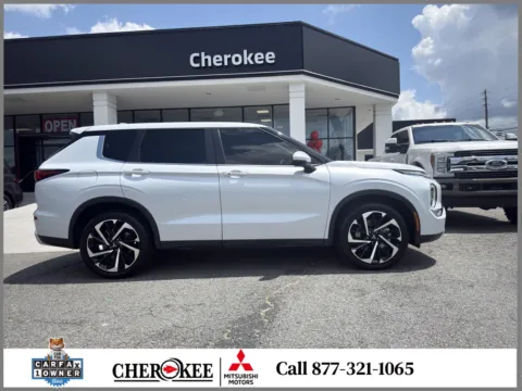 Photos of 2024 Mitsubishi Outlander SE for sale in Canton, GA at Cherokee Mitsubishi
