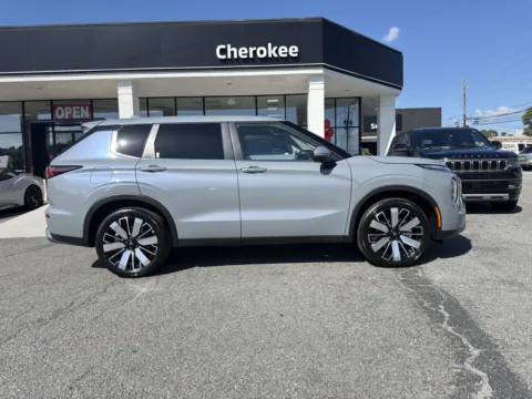 Photos of 2026 Mitsubishi Outlander SE for sale in Canton, GA at Cherokee Mitsubishi