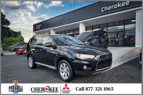 Black 2013 Mitsubishi Outlander SE for sale in Canton, GA