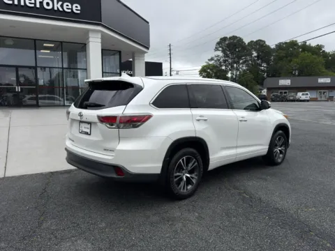Another view of 2016 TOYOTA HIGHLANDER XLE for sale in Canton, GA at Cherokee Mitsubishi