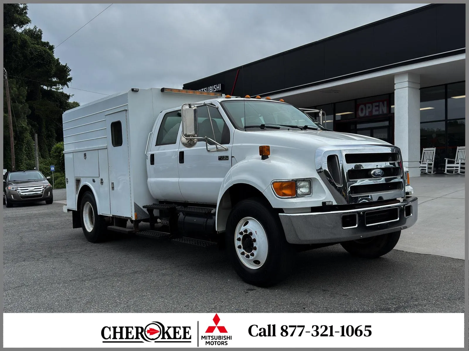 White 2007 Ford Super Duty F-750 Straight Frame XL for sale in Canton, GA