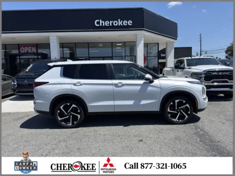 Photos of 2024 Mitsubishi Outlander SE for sale in Canton, GA at Cherokee Mitsubishi