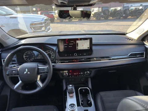 Another view of 2025 Mitsubishi Outlander SE for sale in Canton, GA at Cherokee Mitsubishi