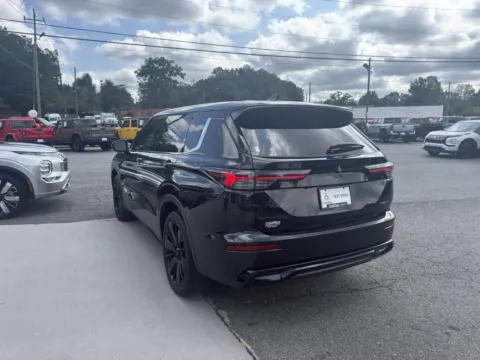 More photos of 2026 Mitsubishi Outlander LE at Cherokee Mitsubishi, GA