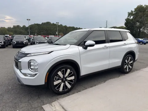 Photos of 2026 Mitsubishi Outlander SE for sale in Canton, GA at Cherokee Mitsubishi