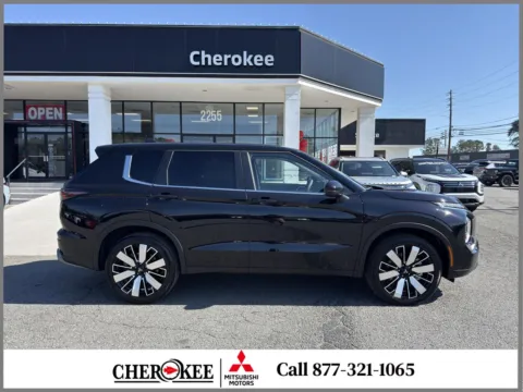 Photos of 2026 Mitsubishi Outlander SE for sale in Canton, GA at Cherokee Mitsubishi