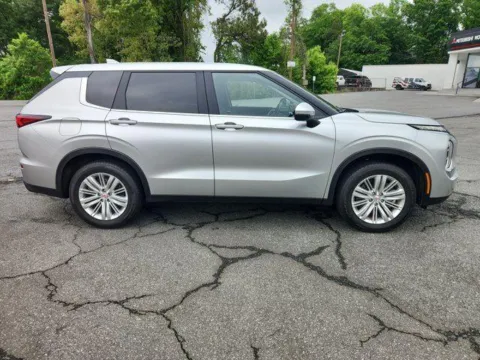 Photos of 2024 Mitsubishi Outlander ES for sale in Canton, GA at Cherokee Mitsubishi