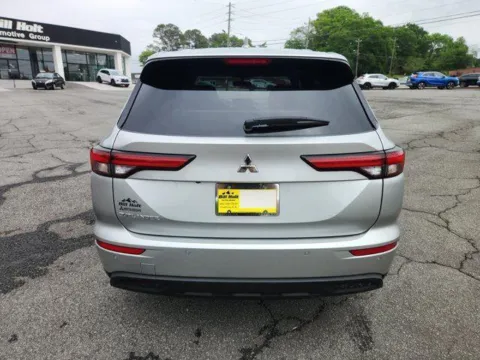 More photos of 2024 Mitsubishi Outlander ES at Cherokee Mitsubishi, GA