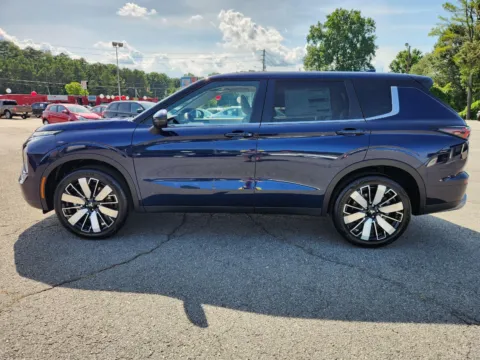 More photos of 2025 Mitsubishi Outlander SE at Cherokee Mitsubishi, GA