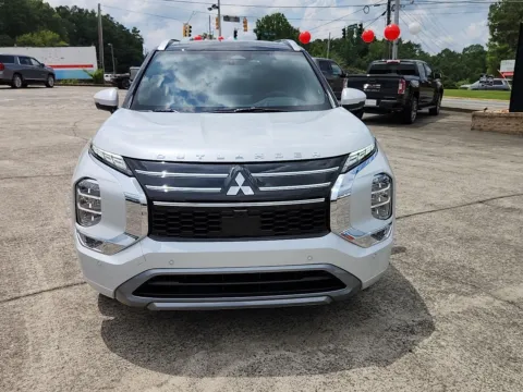 More photos of 2025 Mitsubishi Outlander SEL at Cherokee Mitsubishi, GA