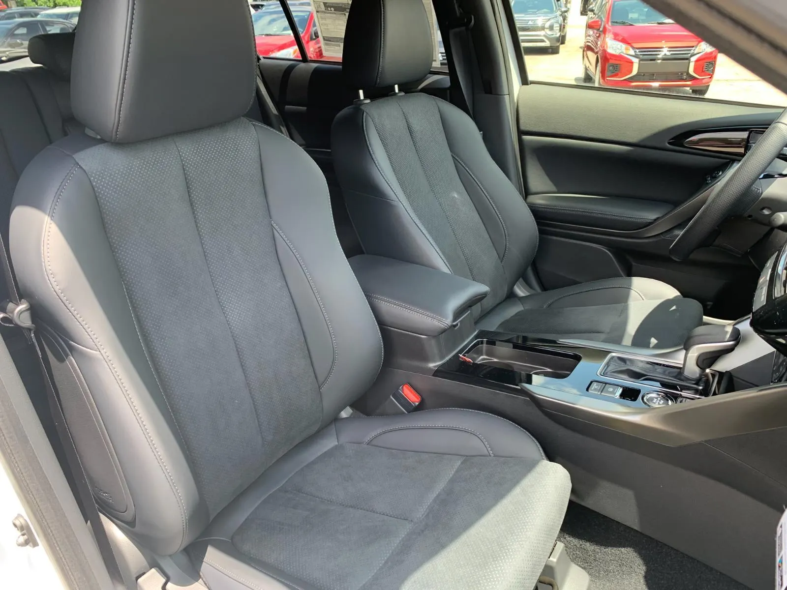 2025 Mitsubishi Eclipse Cross Black Edition - Photo 17