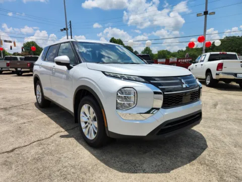 White 2025 Mitsubishi Outlander ES for sale in Canton, GA