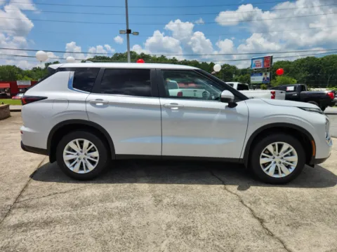 Photos of 2025 Mitsubishi Outlander ES for sale in Canton, GA at Cherokee Mitsubishi