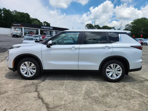 More photos of 2025 Mitsubishi Outlander ES at Cherokee Mitsubishi, GA