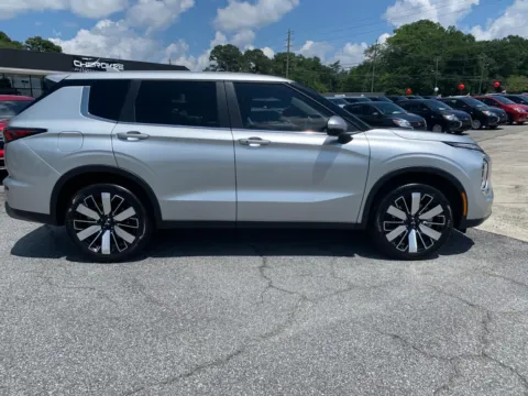 Photos of 2025 Mitsubishi Outlander SE for sale in Canton, GA at Cherokee Mitsubishi