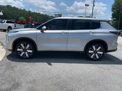 More photos of 2025 Mitsubishi Outlander SE at Cherokee Mitsubishi, GA